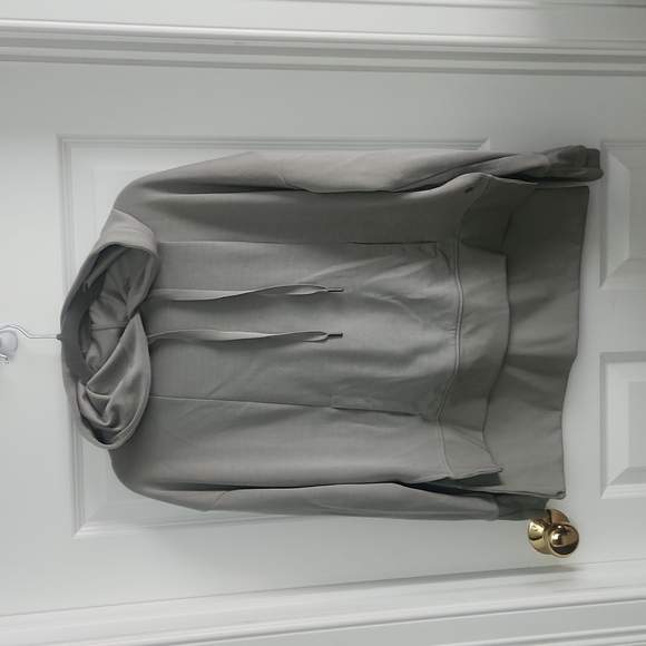 Apana Tops - Apana soft hooded sweatshirt